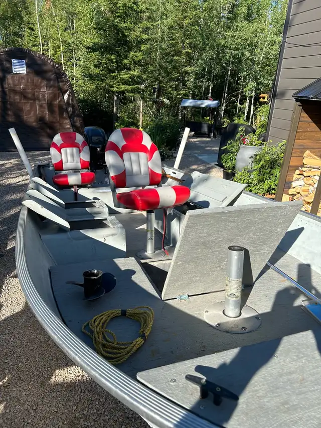 Great fishing boat in Powerboats & Motorboats in Meadow Lake - Image 7
