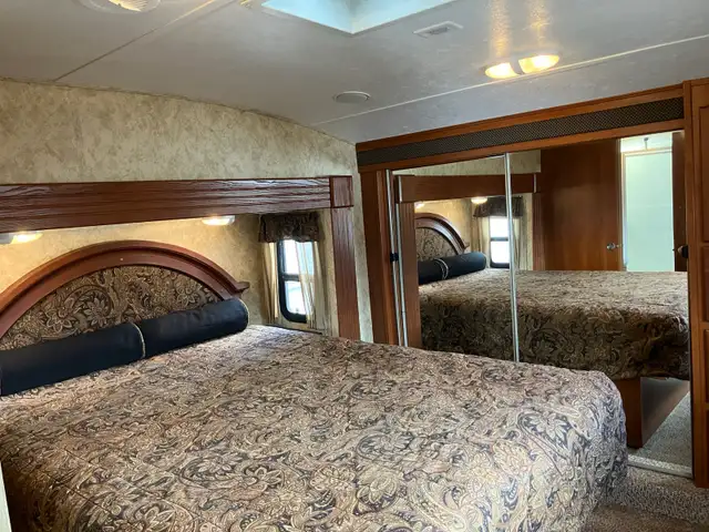 2013 Cougar 37’ Fifth Wheel in Travel Trailers & Campers in Revelstoke - Image 10
