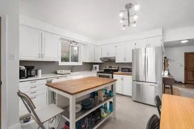 Duplex au rez-de-chaussés 5 1/2 Ahuntsic. 2060/mois