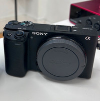 Sony A6400 and 50mm w/battery and SD card 64gb