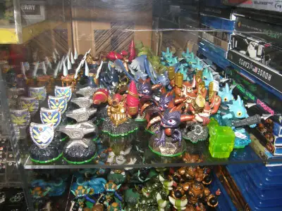 Figurine Skylander 5$ 3/10$ aux choix parmi ce que vous voyez sur les photos, disponible sur place