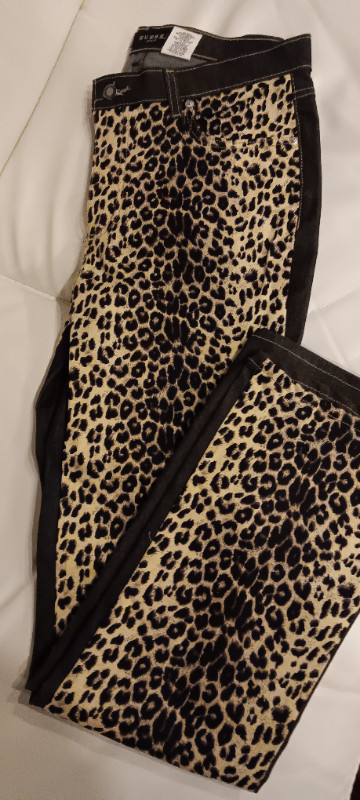 WOMENS GUESS LEOPARD JEANS NEW in Women's - Bottoms in Belleville