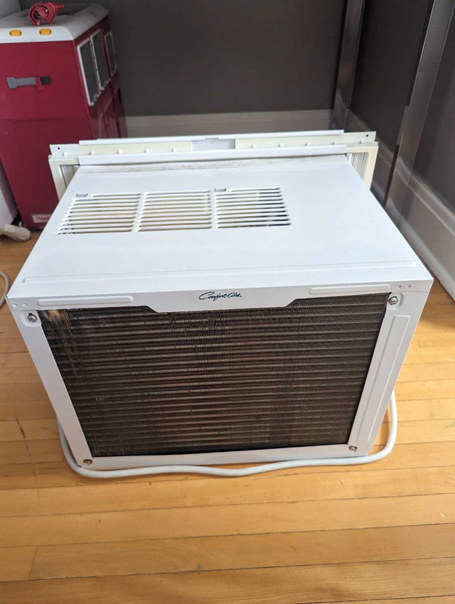 LG 12,000 BTU Window Air Conditioner  in Heaters, Humidifiers & Dehumidifiers in City of Toronto - Image 2
