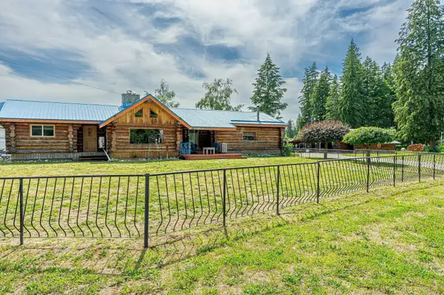 3828 Squilax-Anglemont Rd, Scotch Creek, BC628647522023691215