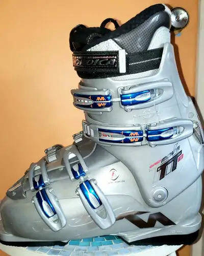 Bottes de skis neuf Nordica Easy Move taille 24 USA 6., View more