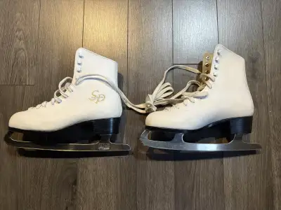 ccm women’s figure skate, View more