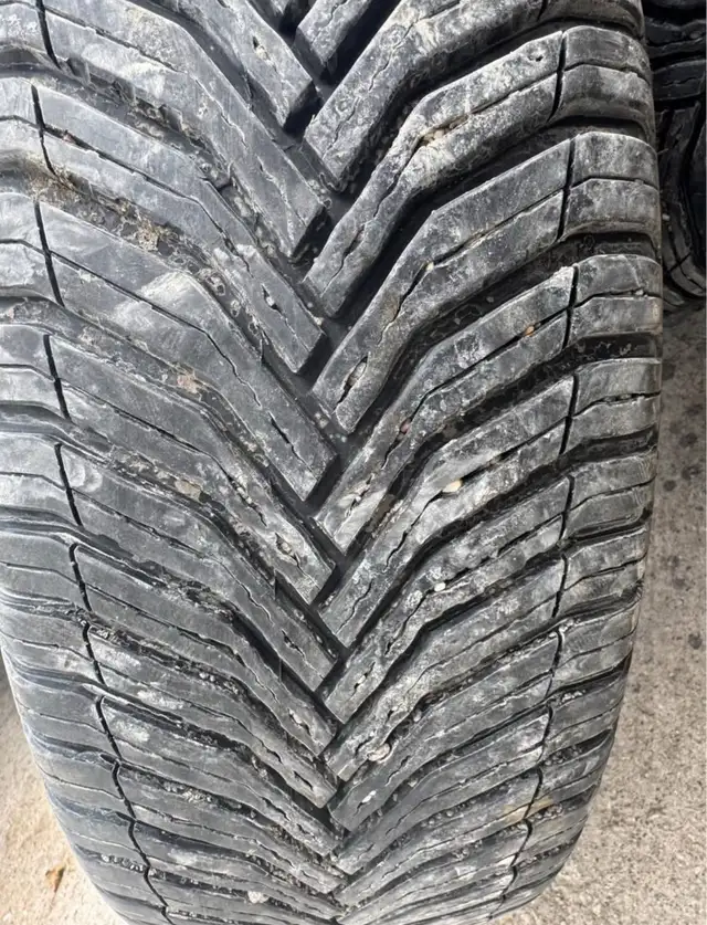 Camry,Sienna 215/65r16 Michelin All Weather tires in rims  in Other Parts & Accessories in Winnipeg - Image 5