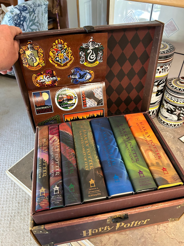 Harry Potter Hard Cover Box Set Collection  in Fiction in Comox / Courtenay / Cumberland - Image 3