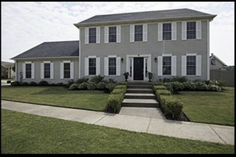 IN LAW SUITE Separate entrance 2 bedroom 1200sq/ft basement Long Term Rentals St. Catharines