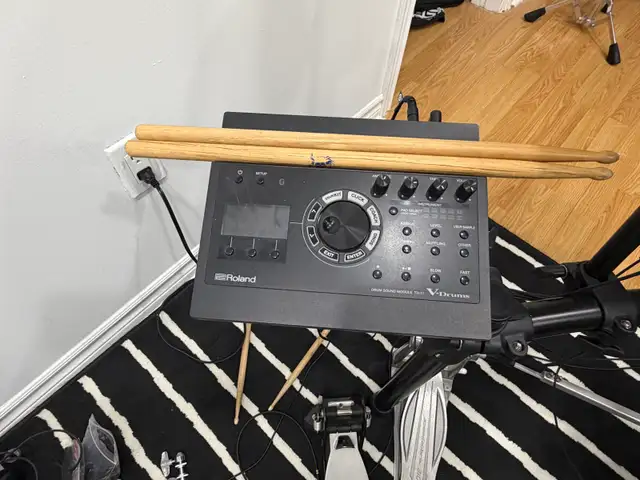 Roland TD-17 Electronic Drum Kit — Barely Used | Ajax in Drums & Percussion in Oshawa / Durham Region - Image 6