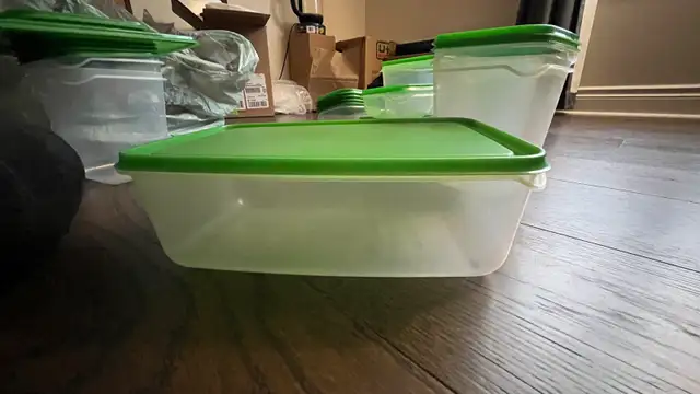 Food containers with lids (IKEA)62863736667777123