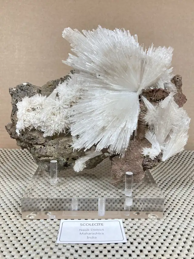 Mineral Specimen-Scolecite in Arts & Collectibles in Thunder Bay - Image 2