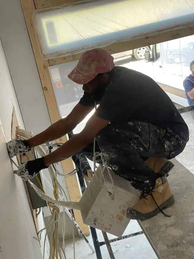 Interior Painter476385728057856003