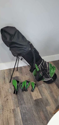 Left-Handed Golf Clubs & Bag 