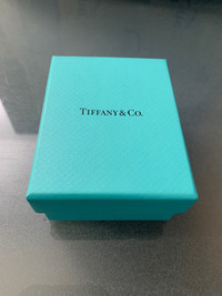 Authentic Tiffany Empty Gift Box 2.6x3.5x1.5” H in great con $10