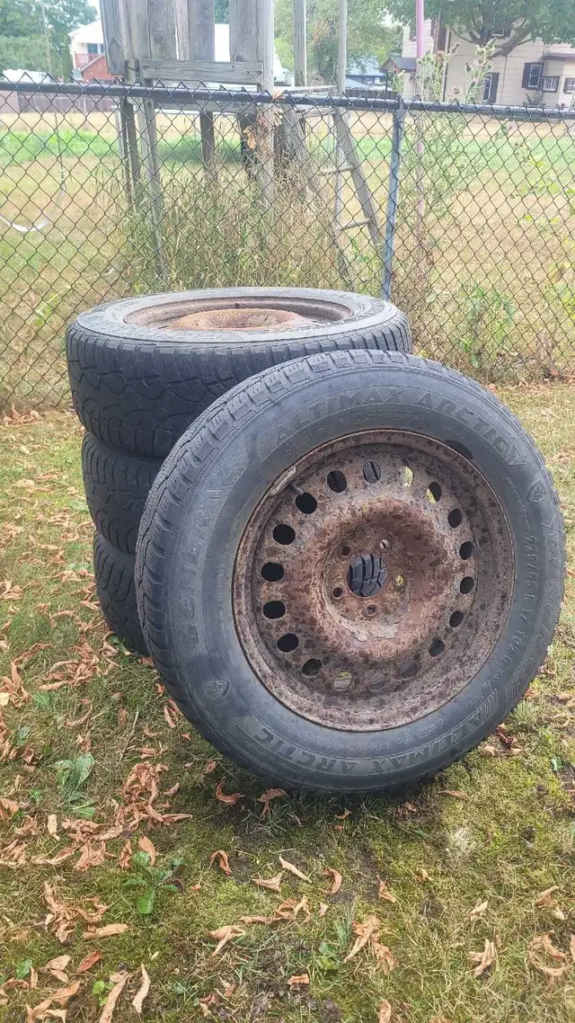 16" and 17" used  snow tires for sale in Tires & Rims in Kawartha Lakes - Image 3