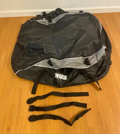 THULE Car Rooftop Cargo Carrier in perfect condition* (no zipper problem, all 4 clip work fine, no i...