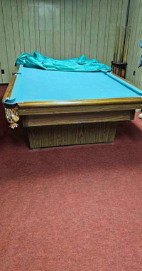 Pool Table (5x9; includes everything needed AND FREE DELIVERY!)
