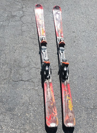 162cm ROSSIGNOL Skis with Bindings 