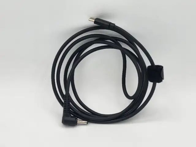 Type C male to 4.0mm x 1.7mm male PD power for Asus Ultrabook in Cables & Connectors in West Island - Image 2