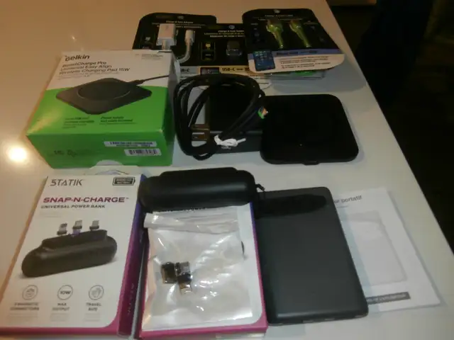 3 WIRELESS CHARGERS (NEW) + 1 WIRED CHARGER + 3 ADAPTERS (VALUE $140)