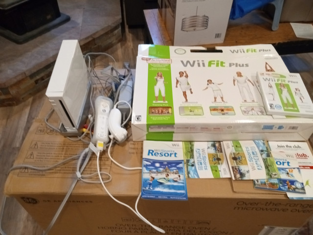 Wii console in Nintendo Wii in Bathurst - Image 2