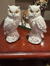 Concreat owl statue 