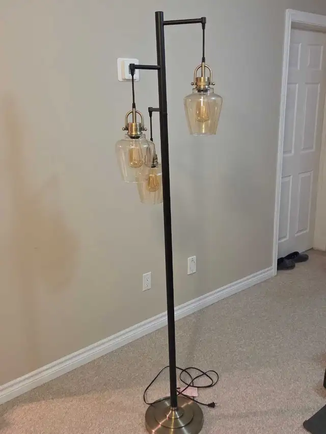 Basia 3-Light LED Floor Lamp in Indoor Lighting & Fans in Kitchener / Waterloo - Image 6