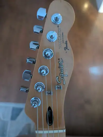 Squier E9 Serial Telecaster, View more