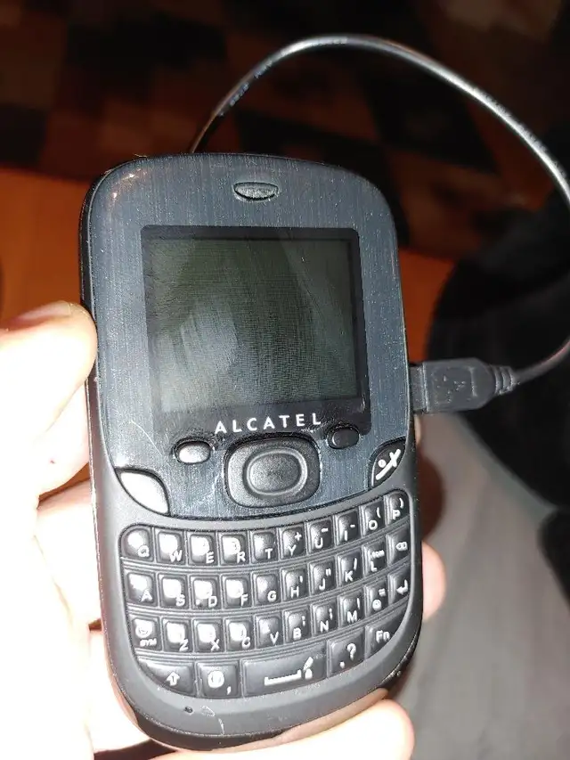 ALCATEL ONE TOUCH 356 cell phone in Cell Phones in Mississauga / Peel Region - Image 2