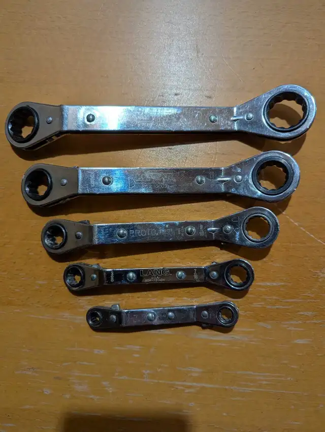 SAE ratchet wrench set in Hand Tools in Cambridge - Image 2