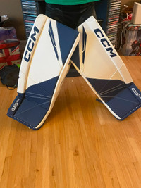 New CCM Axis 2.9 Goalie Pads (31 + 1)