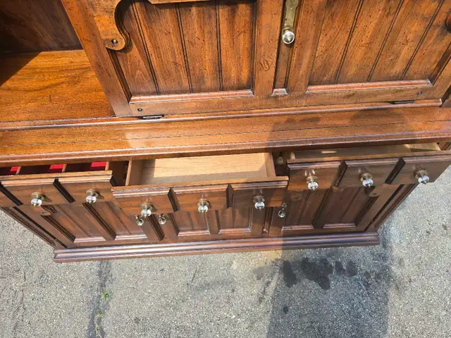Dining room set in Dining Tables & Sets in St. Catharines - Image 8