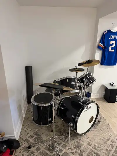 Pearl full drum set, View more