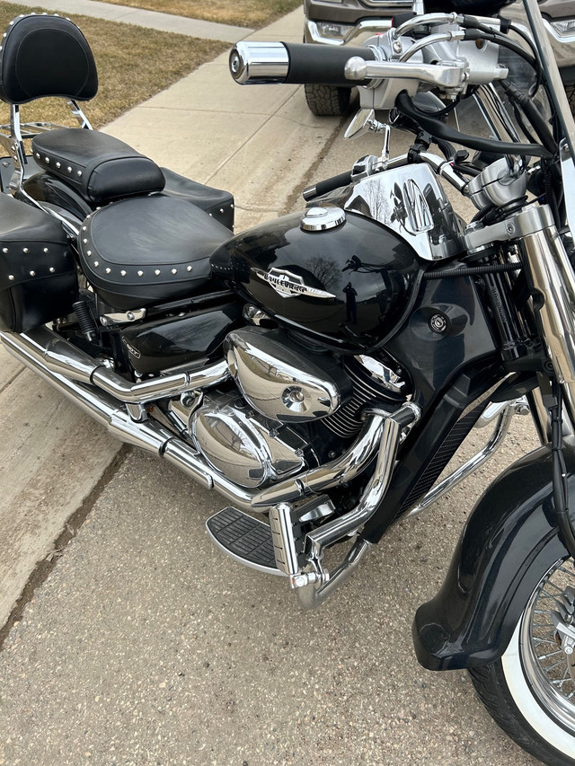 2005 Suzuki boulevard 800 in Street, Cruisers & Choppers in Saskatoon - Image 2