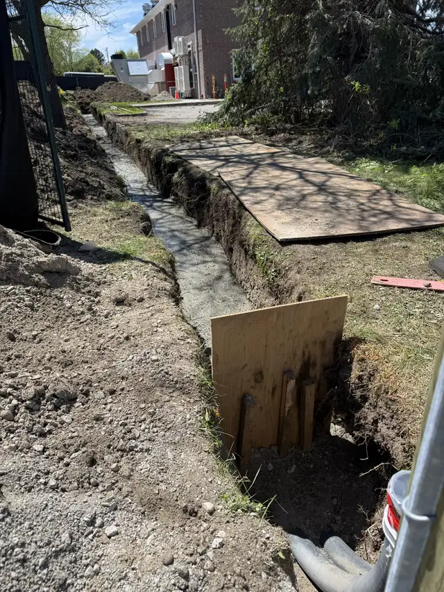 Security galvanized gates & fence, safety bollards, concrete in Snow Removal & Property Maintenance in City of Toronto - Image 10