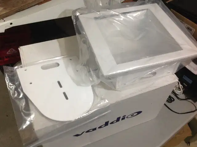 Vaddio Camera Wall Mount 999-2225-018 in Cameras & Camcorders in City of Toronto - Image 5
