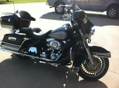 Safetied - new frt & r brakes, frt tire 96 cu with 6 spd trans FI, cruise control 83,000 km Quick de...