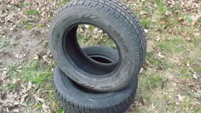 Hello.I have a set of 2 winter tires Toyo Observe 235 / 65 R 16. They are in excellent condition ( s...