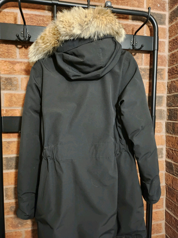 CANADA GOOSE TRILLIUM PARKA, BLACK, WOMEN'S XL in Women's - Tops & Outerwear in City of Toronto - Image 2