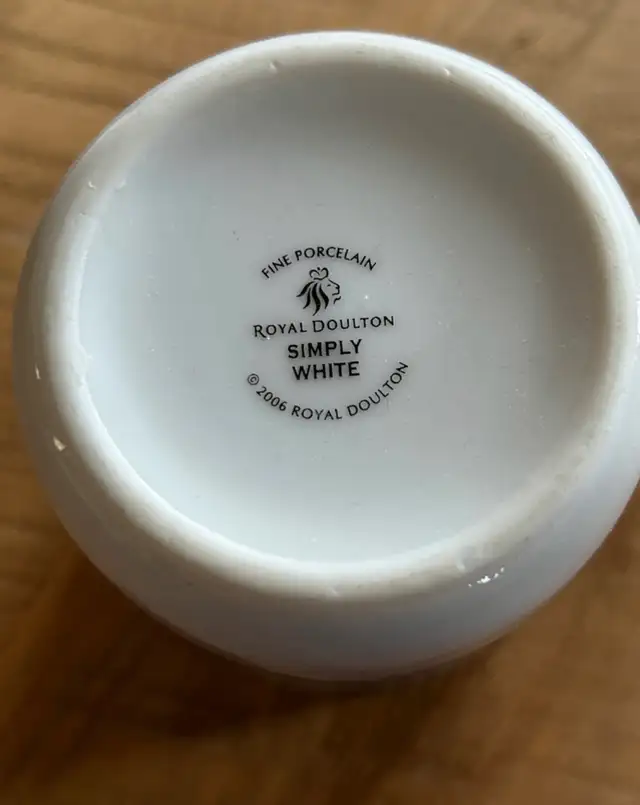 ROYAL DOULTON 2006 simply white tea/coffee mug set of 562863272369154121