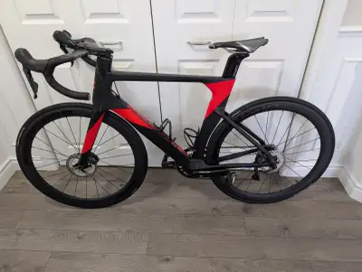 Vélo de route Cannondale (carbone) 56'  Prix: 5200 $, View more