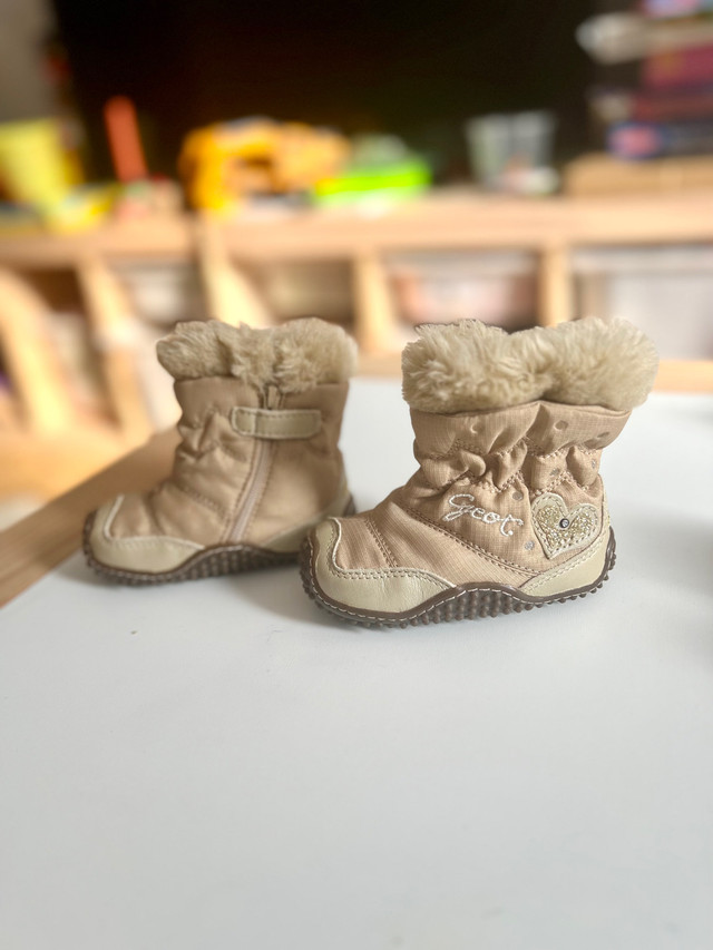 Toddler winter boots size 4 in Clothing - 12-18 Months in Mississauga / Peel Region - Image 2