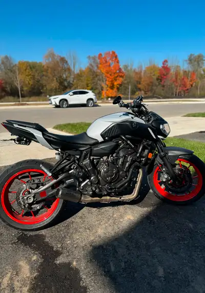 Selling my Yamaha mt07, got a after market exhaust, and bike stands, I got the original exhaust as w...