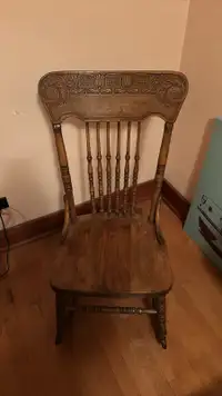 Antique rocking chair 