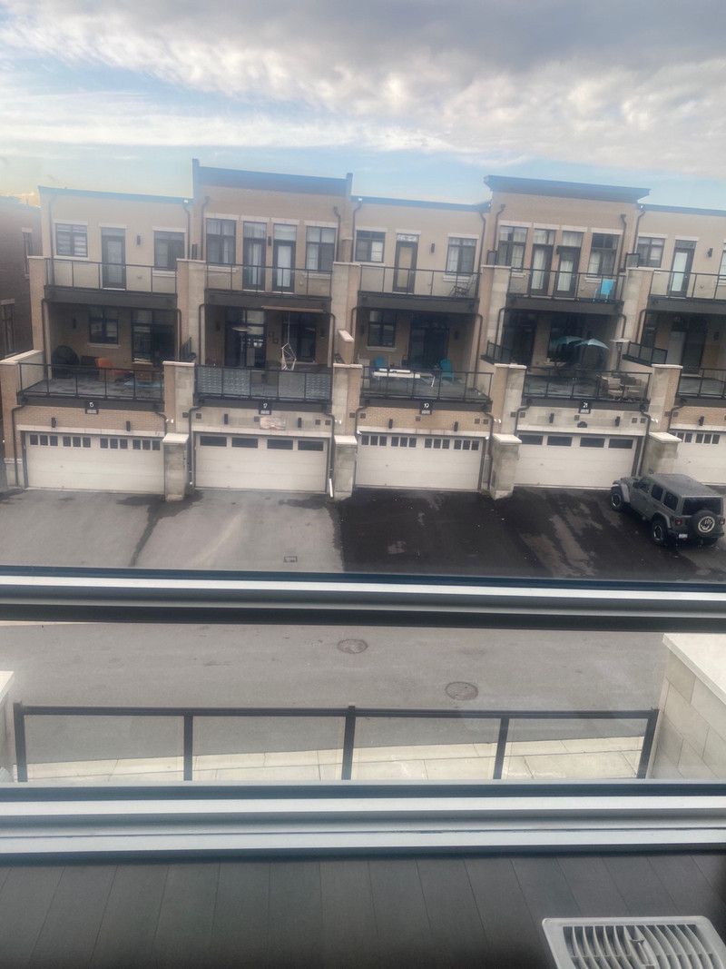 850_room available in thornhill Room Rentals & Roommates Markham