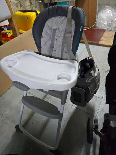 Articles pour bébé( poussette, siege bb, siege auto, bb toilette, View more