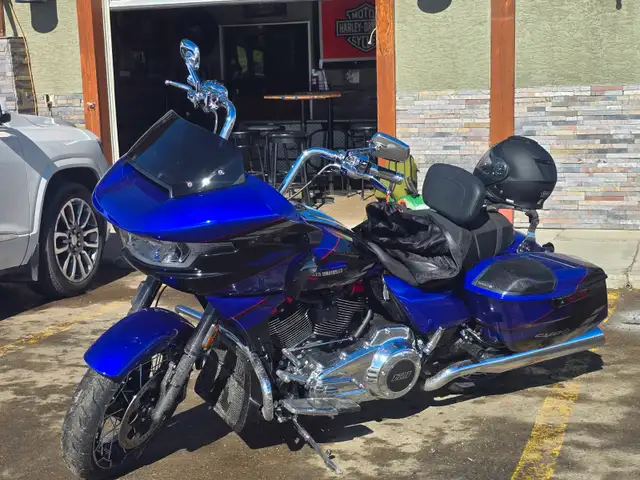 Harley-Davidson Road Glide CVO in Touring in Edmonton - Image 3