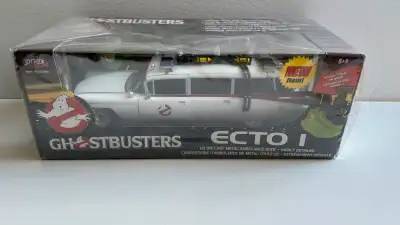 I'm offering a like new, highly detailed, die-cast metal ambulance body of the Ghostbusters' Ecto-1...