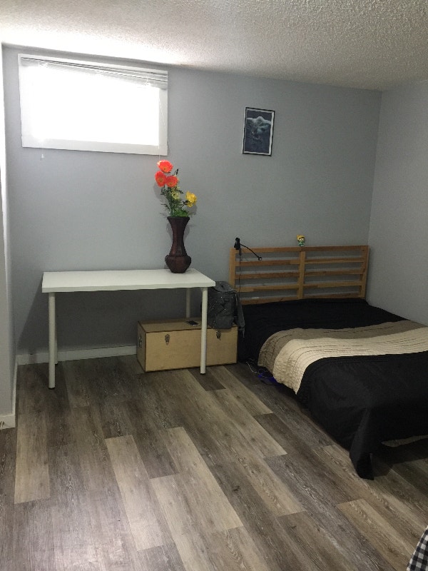 Suite/Nare UA*5minTo Southgate mall LRTto Downtown Nait/MacEwan Long